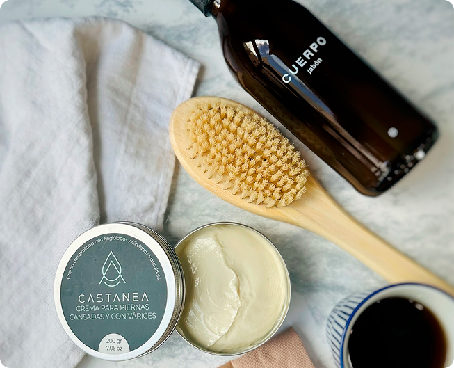 Crema Castanea y accesorios de cuidado corporal